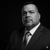 Ruben E. Tiburcio Melendez — Corredor de Bienes Raíces, Lic. C-9446